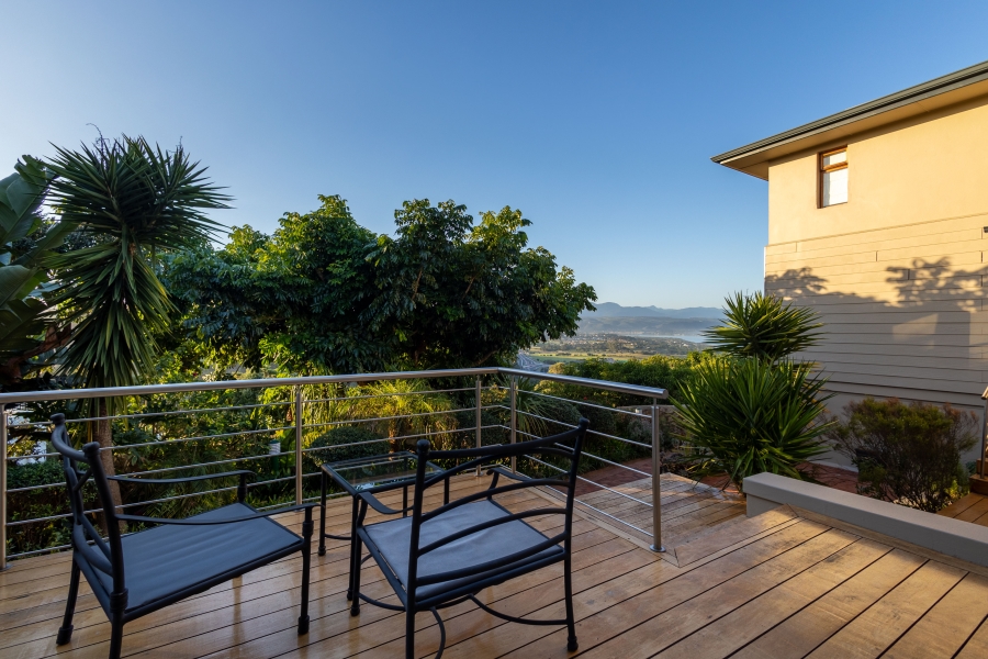 7 Bedroom Property for Sale in Bowtie Western Cape
